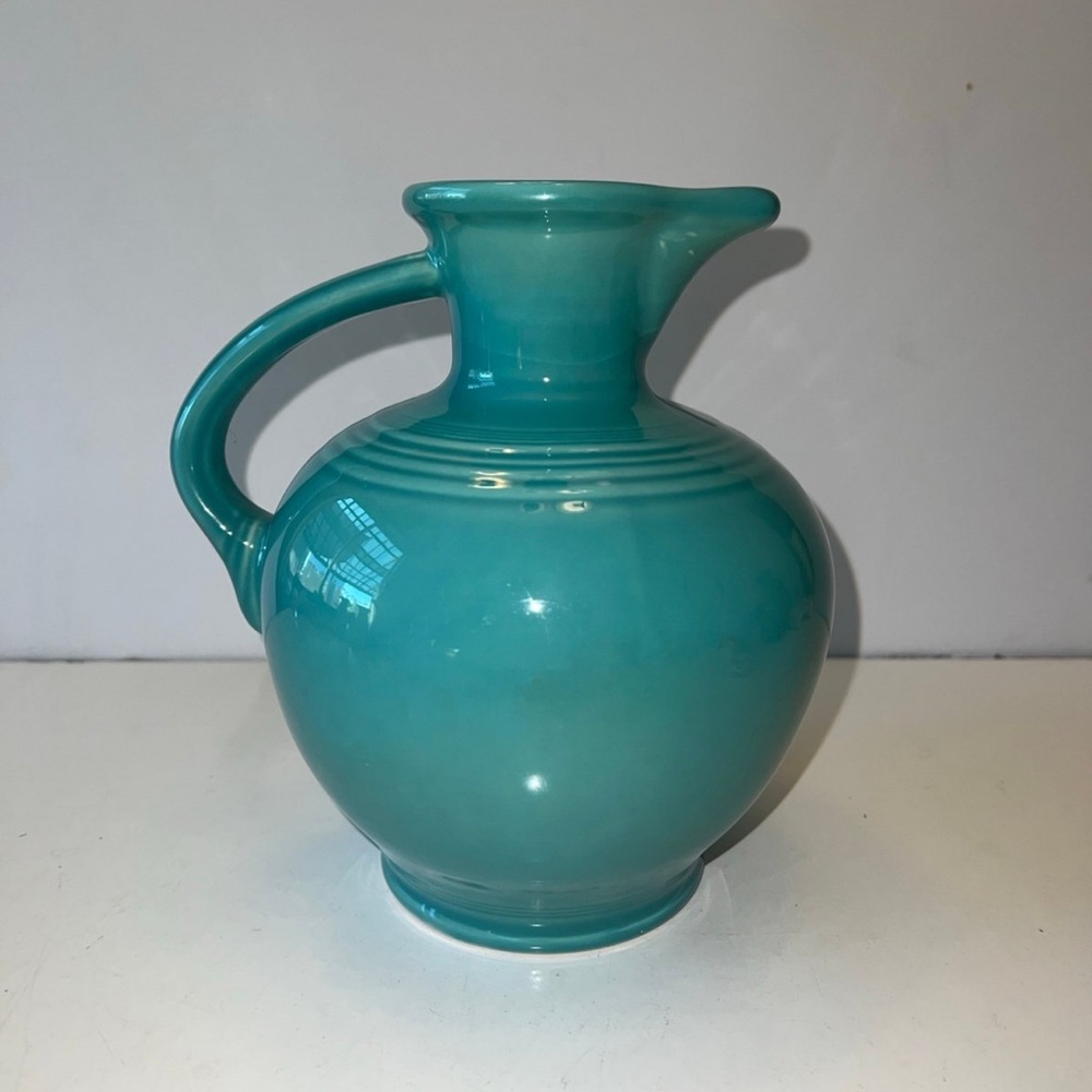 Fiesta Turquoise pitcher (Intro 1986) by HOMER LAUGHLIN Carafe